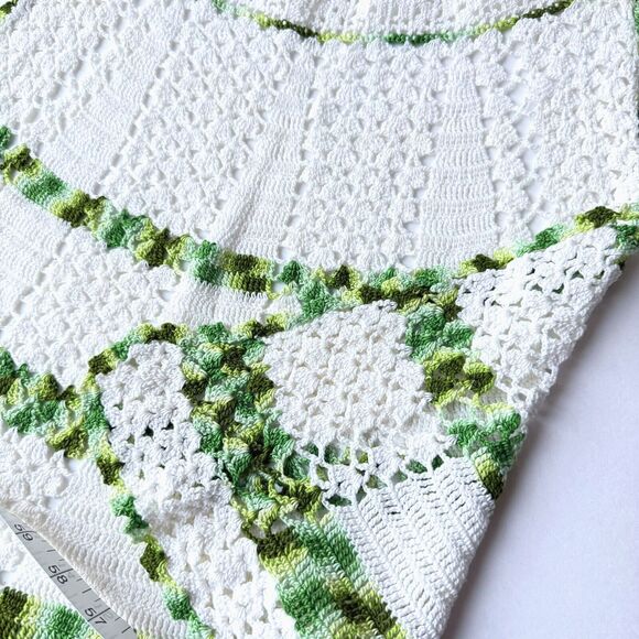Vtg Crochet Apron Variegated Greens White OSFM Handmade Giftable Half Apron EUC - Picture 5 of 8